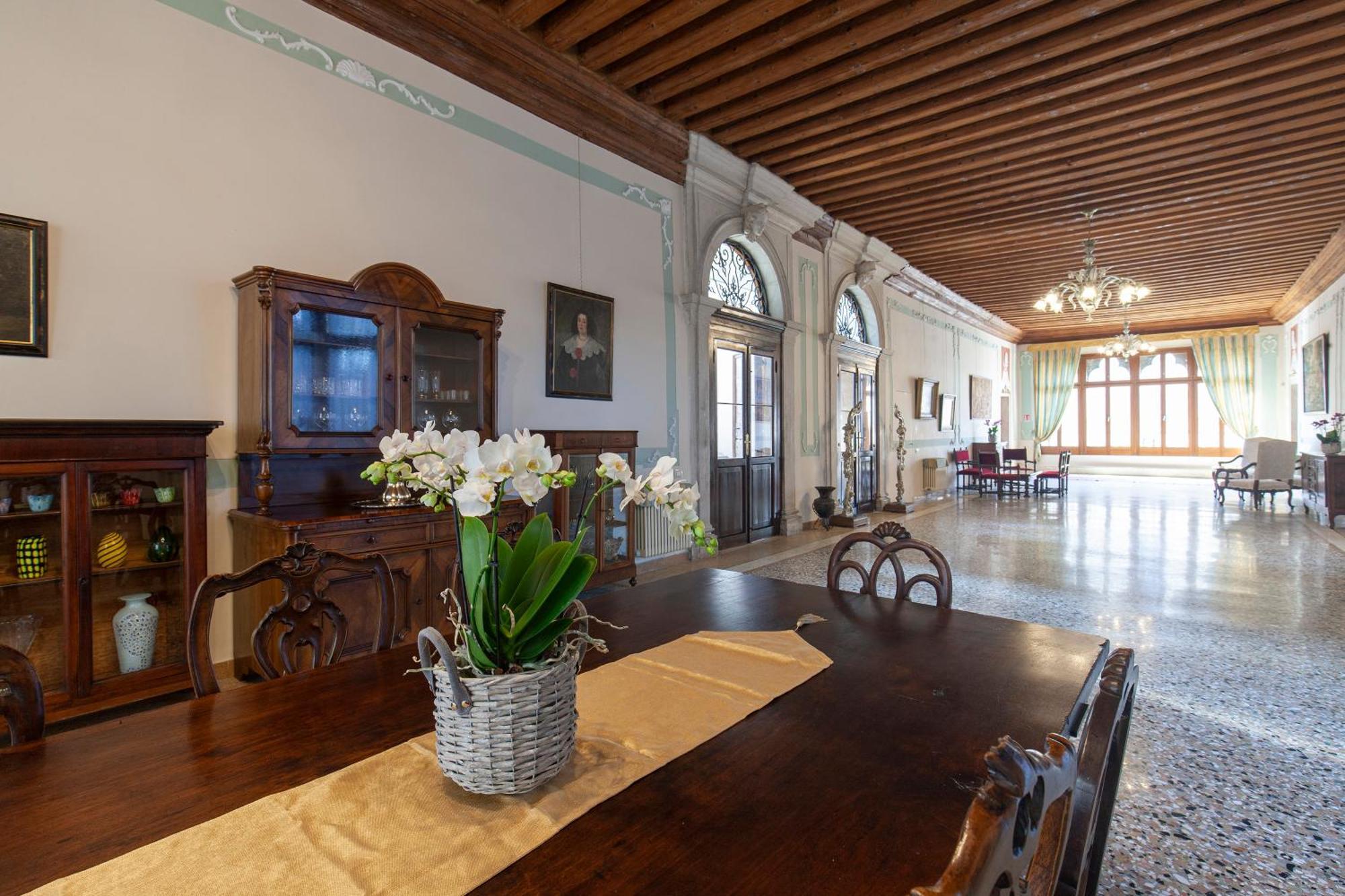 Luxury Apartment Pesaro Papafava Venice Exterior photo